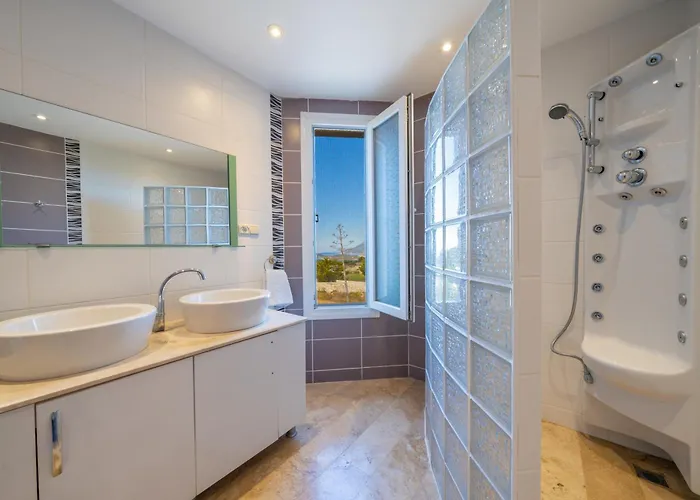 Lacitrus & Otel Kaş